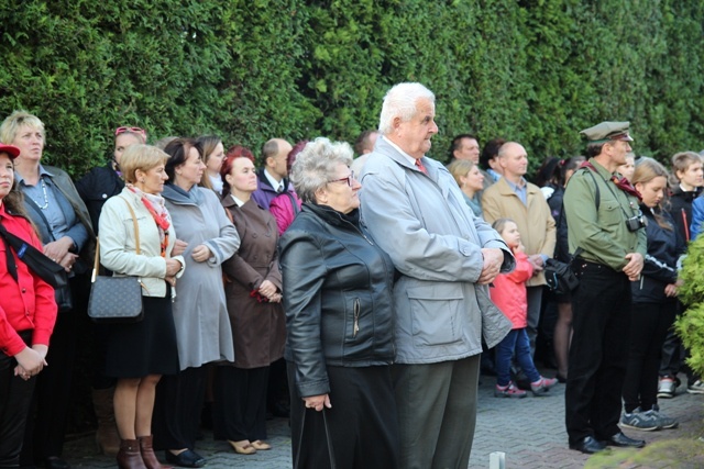 Tablica ofiar II wojny światowej w Bystrej Śląskiej