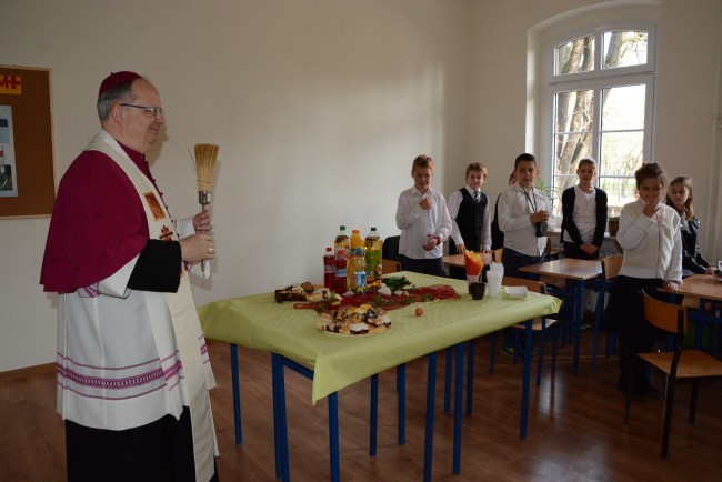Poświęcenie gmachu szkół katolickich w Opolu