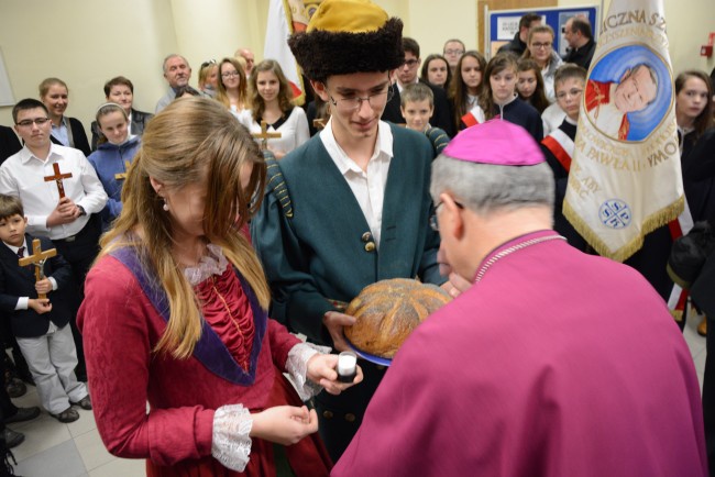 Poświęcenie gmachu szkół katolickich w Opolu