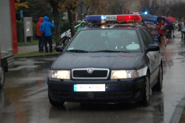 Gdy podejrzewamy, że ktoś che nas oszukać, poinformujmy o tym policję osobiście bądź telefonicznie pod numerem 997 lub 112