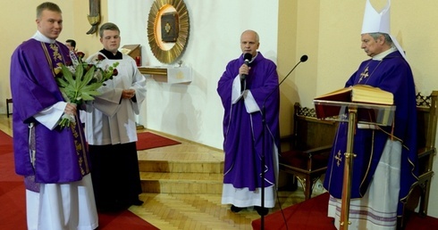 W dniu 5. rocznicy ingresu bp Henryk Tomasik sprawował Mszę św. w kaplicy Wyższego Seminarium Duchownego z gronem księży obecnych na dniach duszpasterskich