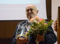 José H. Prado Flores
