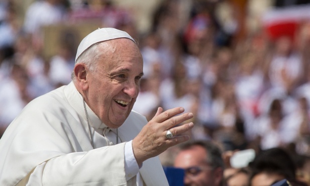 Papież: rodzina jest istotna dla przekazu wiary