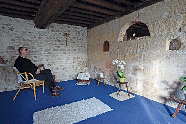 Kaplica  wiecznej adoracji  dziś znajduje się  w miejscu  dawnej starej farmy