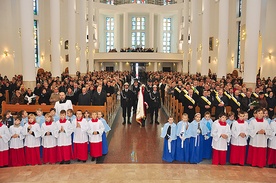  Wierni uczestniczący w jubileuszowej Mszy św.