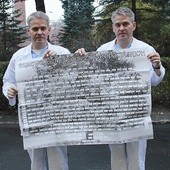  Zbigniew i Krzysztof Kopocińscy stworzyli drzewo genealogiczne swojej rodziny. Udało im się odnaleźć wszystkie osoby o tym nazwisku na świecie – w sumie 11 pokoleń 