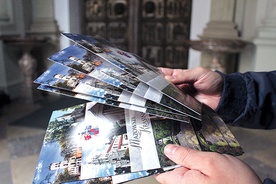 Foldery promujące „Mazowsze Krasińskich” trafiły do wszystkich parafii diecezji płockiej