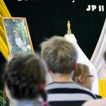 Relikwie Jana Pawła II w Leszczynach