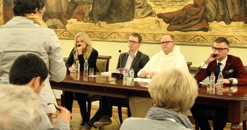 Synod nie boi się "wziąć byka za rogi"