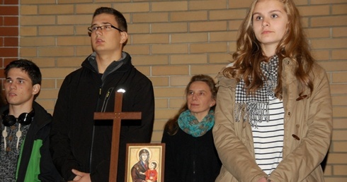 Młodzi zabrali do swych parafii repliki symboli Światowych Dni Młodzieży