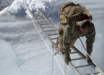 Zobacz, jak zdobyto Everest