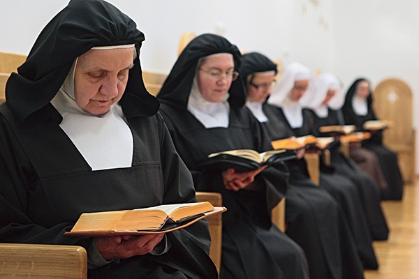 Ludzie boją się św. Teresy, bo jej nie znają – opowiadają mniszki. – Nie mają pojęcia,  jak bardzo jest przystępna