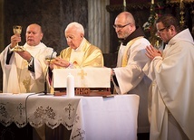 Abp Edmund Piszcz zaznaczył, że każde spotkanie coś w nas zostawia, a największą wagę mają spotkania z Bogiem 