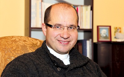 Ks. Artur Adamczak, ojciec duchowny w paradyskim seminarium, przez 10 lat prowadził dom rekolekcyjny w Żarach-Kunicach