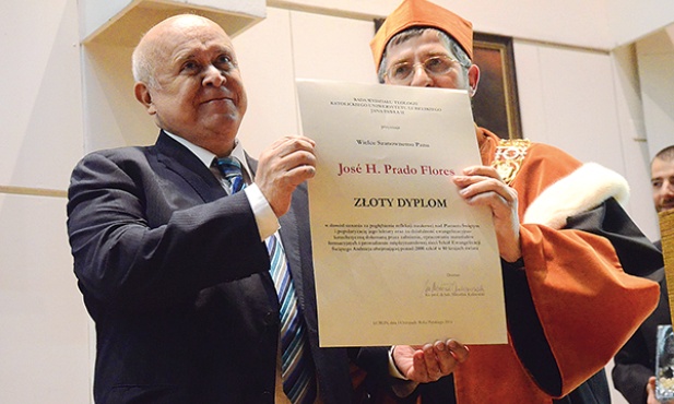  José H. Prado Flores odebrał Złoty Dyplom Wydziału Teologii KUL