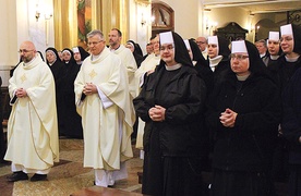 O tym, że mają być solą ziemi i światłem dla świata, słuchały osoby konsekrowane w Hałcnowie