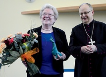 – Dziękuję za zaufanie, dziękuję za przyjaźń – powiedziała laureatka po polsku tuż po otrzymaniu nagrody