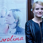  W Niecieczy 15 listopada odbyła się premiera filmu „Karolina”. Główną tytułową rolę gra w nim Marlena Burian. Poza amatorami zaangażowano do produkcji gwiazdy kina i teatru: Jerzego Trelę, Dorotę Pomykałę, Annę Radwan. Gra w filmie również Piotr Cyrwus: – Chciałem zadać kłam opiniom, że my, katolicy, nie potrafimy zrobić czegoś wartościowego.   Kto dotychczas wiedział o bł. Karolinie? Myślę, że teraz będą wiedzieli wszyscy – mówi