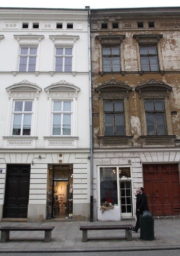 Odnowa kamienic po drodze na Wawel