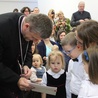 Przedszkolaki z "Ziarenka" spotkały się z biskupem Romanem Pindlem