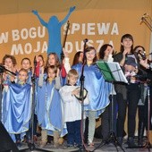 Występ grupy z Ostrowca Świętokrzyskiego 