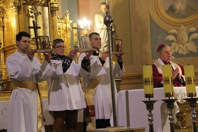 W Jedlińsku bp Henryk Tomasik poświęcił miniatury symboli ŚDM