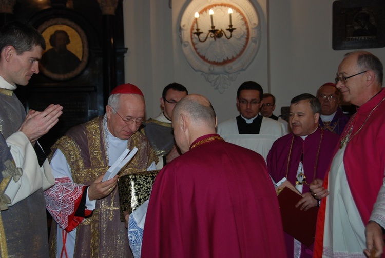 Komandoria z Gwiazdą dla bp. Andrzeja F. Dziuby