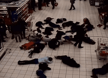 Adwentowy flashmob w Auchan