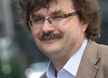 Rafał Matyja  – dr hab. politologii, publicysta, wykładowca na WSIiZ w Rzeszowie. W latach 80. uczestnik opozycyjnego Ruchu Młodej Polski, autor hasła budowy  IV Rzeczypospolitej