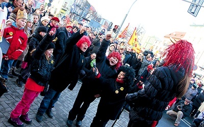 Najstarszym korowodem w diecezji legnickiej jest ten odbywający się w Jeleniej Górze. W całej Polsce pochody przejdą ulicami 285 miast