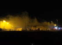 Pożar hali targowej koło Warszawy