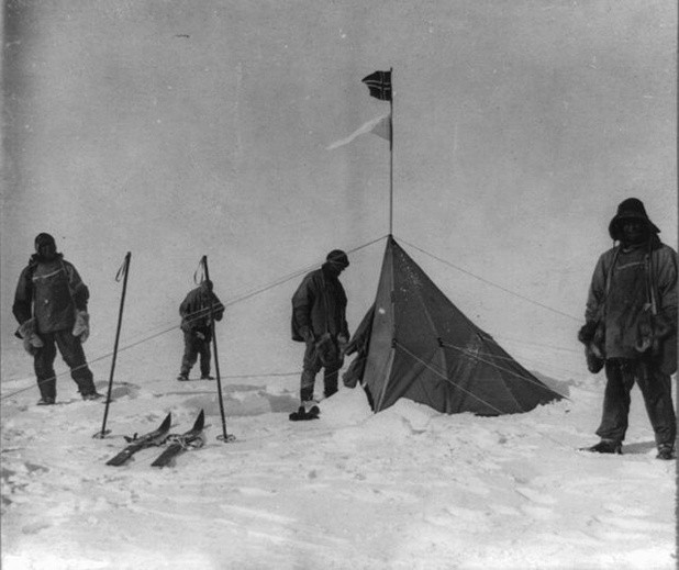 106 lata temu Amundsen dotarł na Biegun Płd.