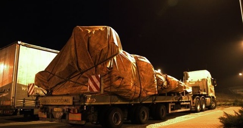 Szczątki boeinga opuszczają Polskę