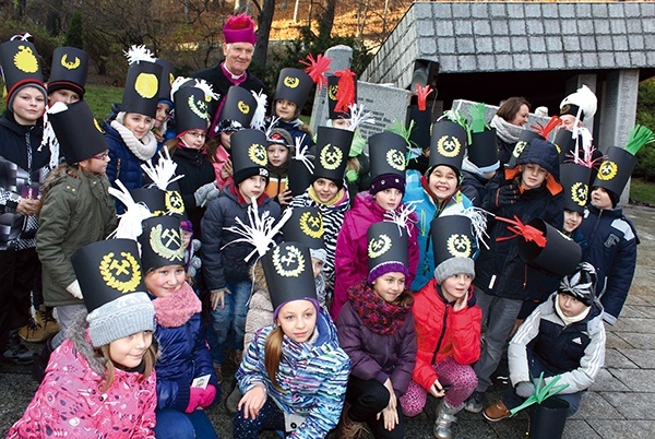  Dzieci z SP nr 22 im. Gwarków Dolnośląskich. Dla nich górnictwo to już tylko folklor