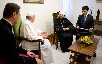 Papież Franciszek w rozmowie z metropolitą Hilarionem 12 listopada 2013 roku