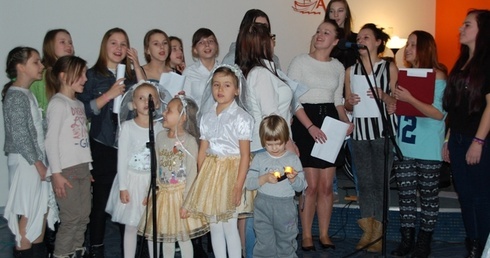 "Arkowicze" śpiewali tradycyjne kolędy w nowych aranżacjach
