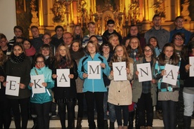 Modlitwę młodzieży w Bielanach zakończyła wspólna fotografia