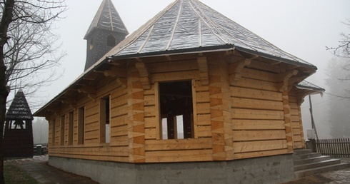 Przed budowniczymi jeszcze wiele pracy, ale ten widok już cieszy...