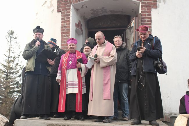 Przekazanie znaków ŚDM na Kopie Biskupiej