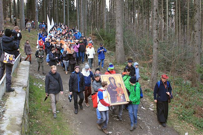 Przekazanie znaków ŚDM na Kopie Biskupiej