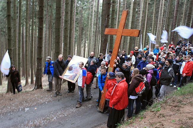 Przekazanie znaków ŚDM na Kopie Biskupiej