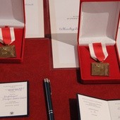 Abp Głódź otrzymał nagrodę "Świadek Historii" 