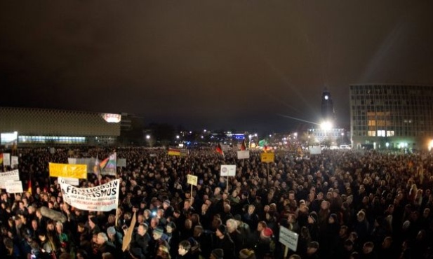 15 tys. Niemców protestowało przeciw islamizacji