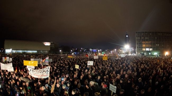 15 tys. Niemców protestowało przeciw islamizacji