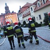  Ogień strawił cały dach i poddasze w frontowej części zamku