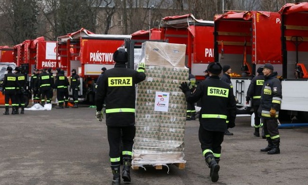 Z Warszawy wyruszył konwój humanitarny na Ukrainę