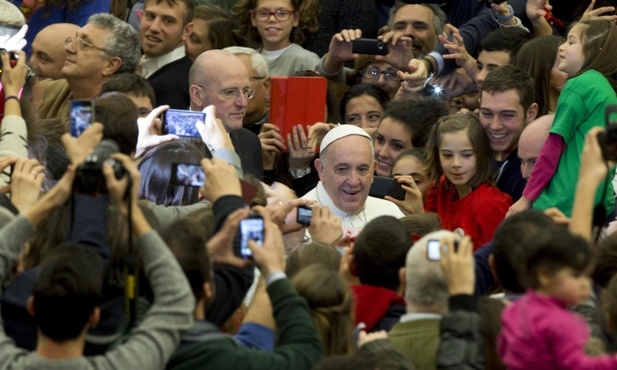 Jezus zbliża pokolenia i jednoczy rodziny