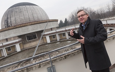 Stefan Janta jest astronomem, popularyzatorem nauki i wicedyrektorem Planetarium Śląskiego w Chorzowie 