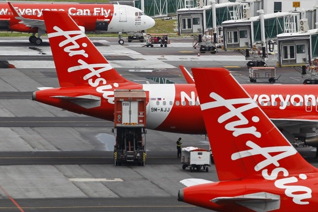 Samolot AirAsia wypadł z pasa 