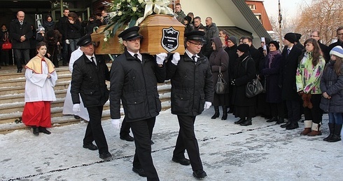 Rzesze wiernych odprowadziły na cmentarz ciało śp. ks. Franciszka Mąkini SAC